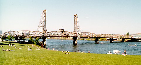 Hawthorne Bridge in Portland, OR